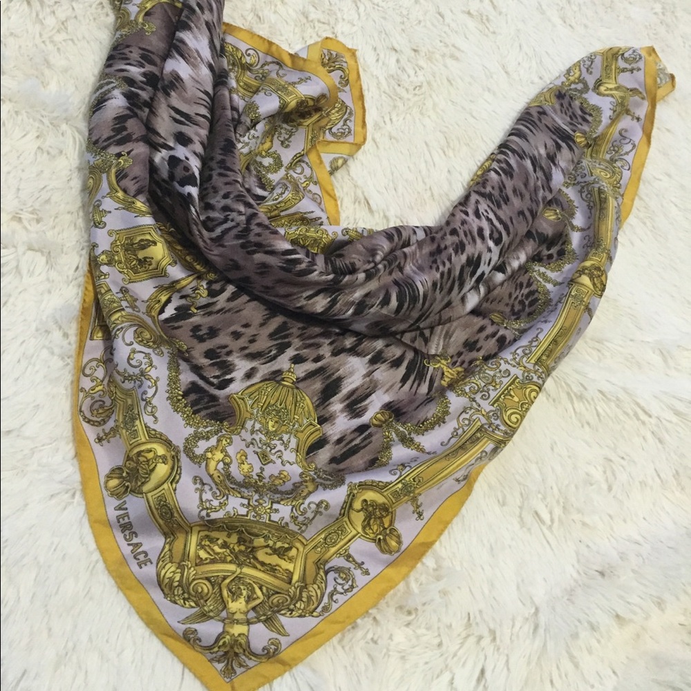 Authentic VERSACE 100% silk scarf🎀